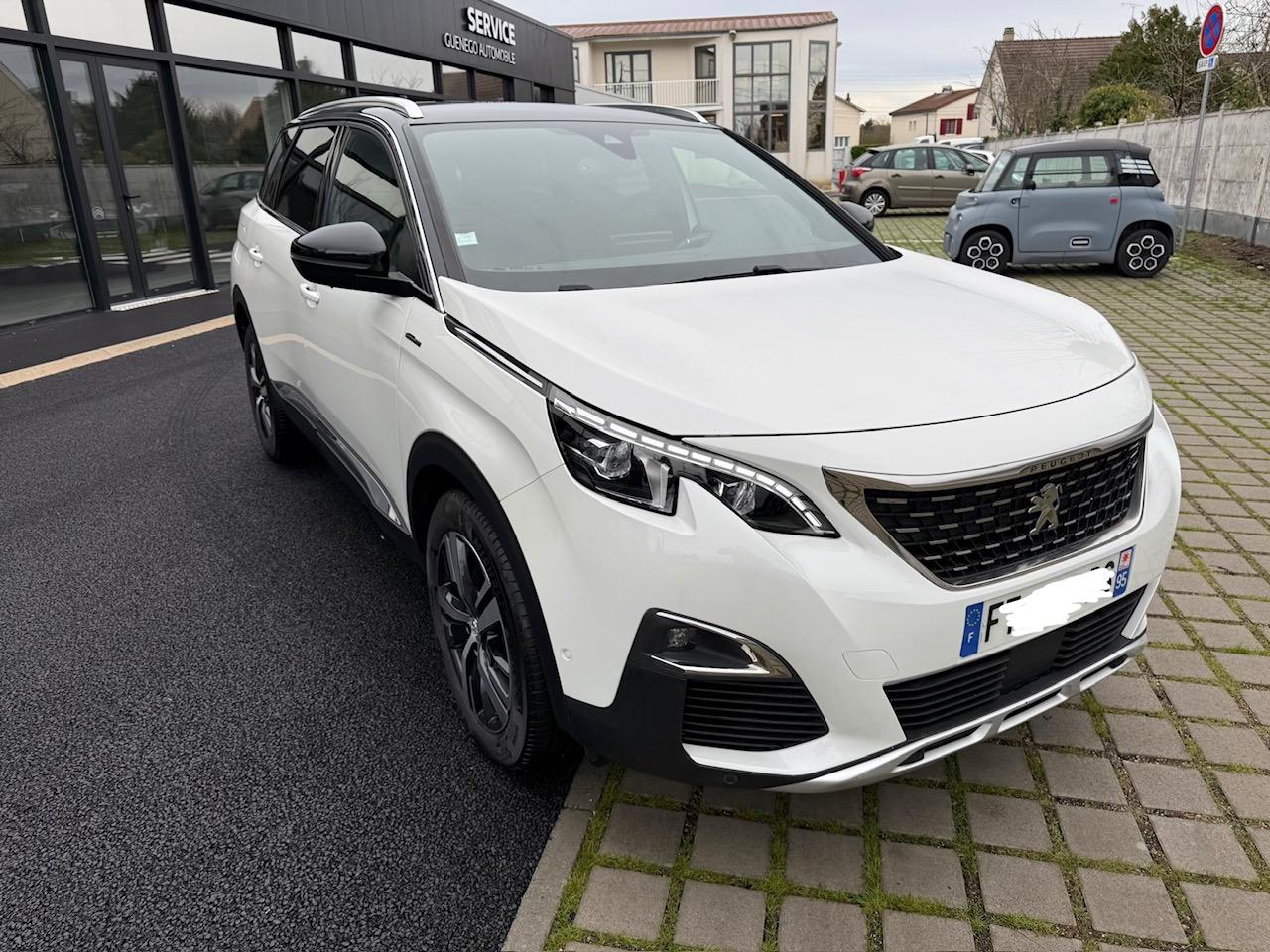 PEUGEOT 5008