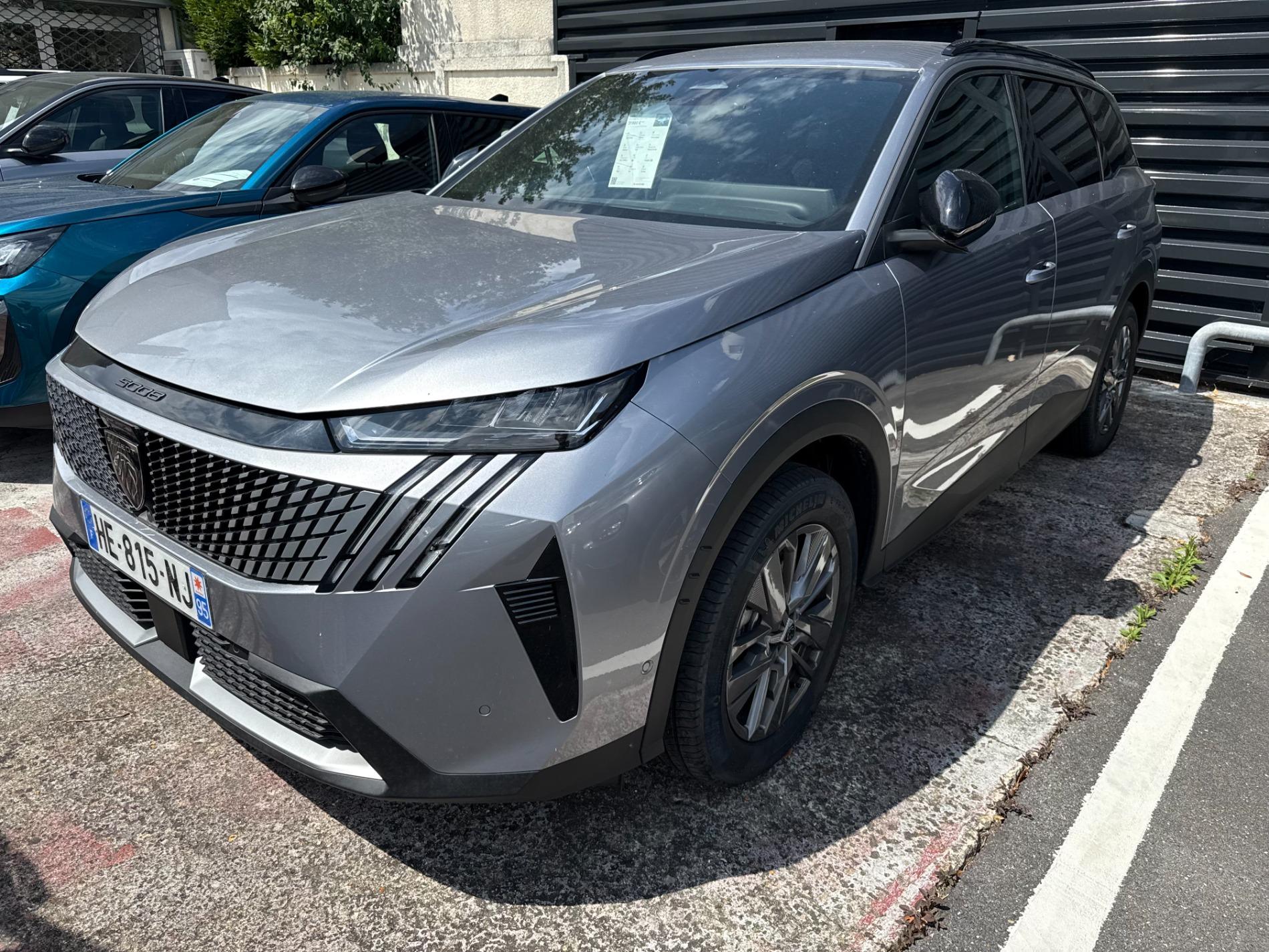 PEUGEOT 5008